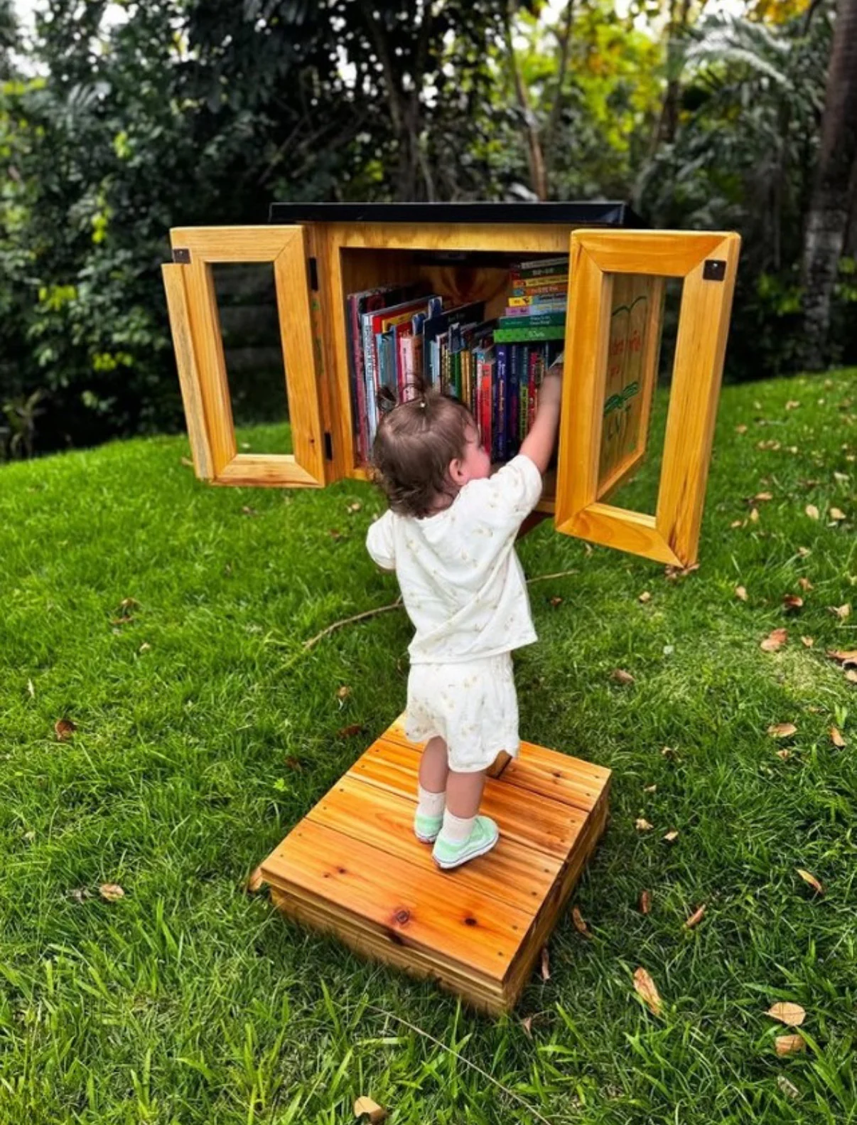 Step Stool Library Post and Topper - Image 4